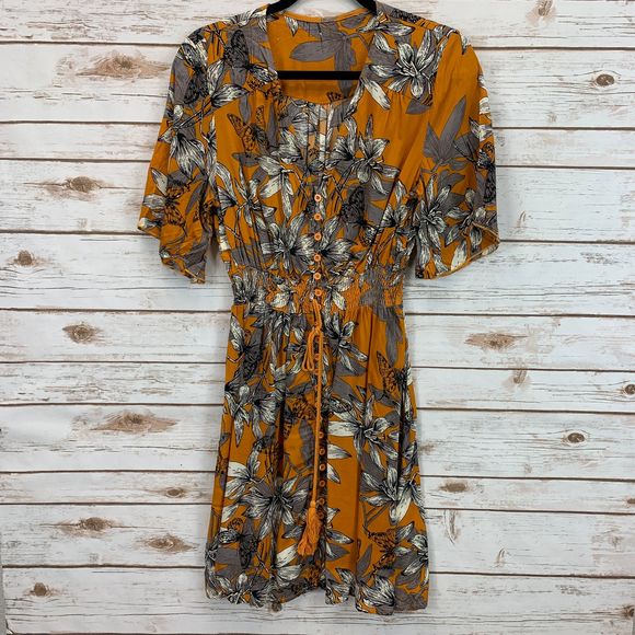 Unknown Dresses & Skirts - Gold Short black & White Flowers, Medium